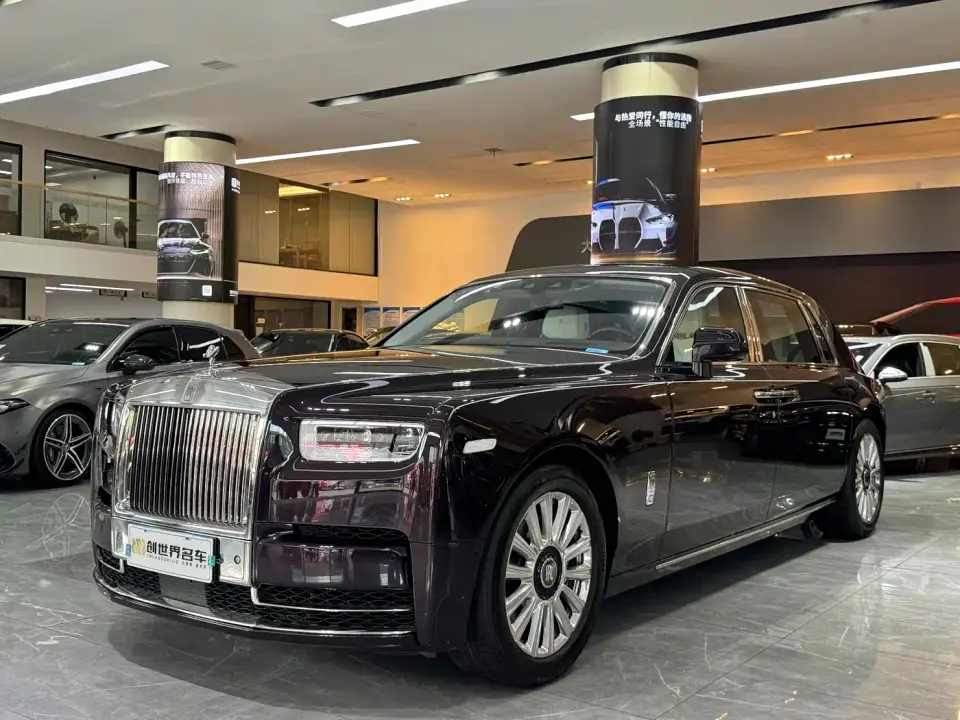 Rolls-Royce Phantom 6.7T Long Wheelbase Version 2021