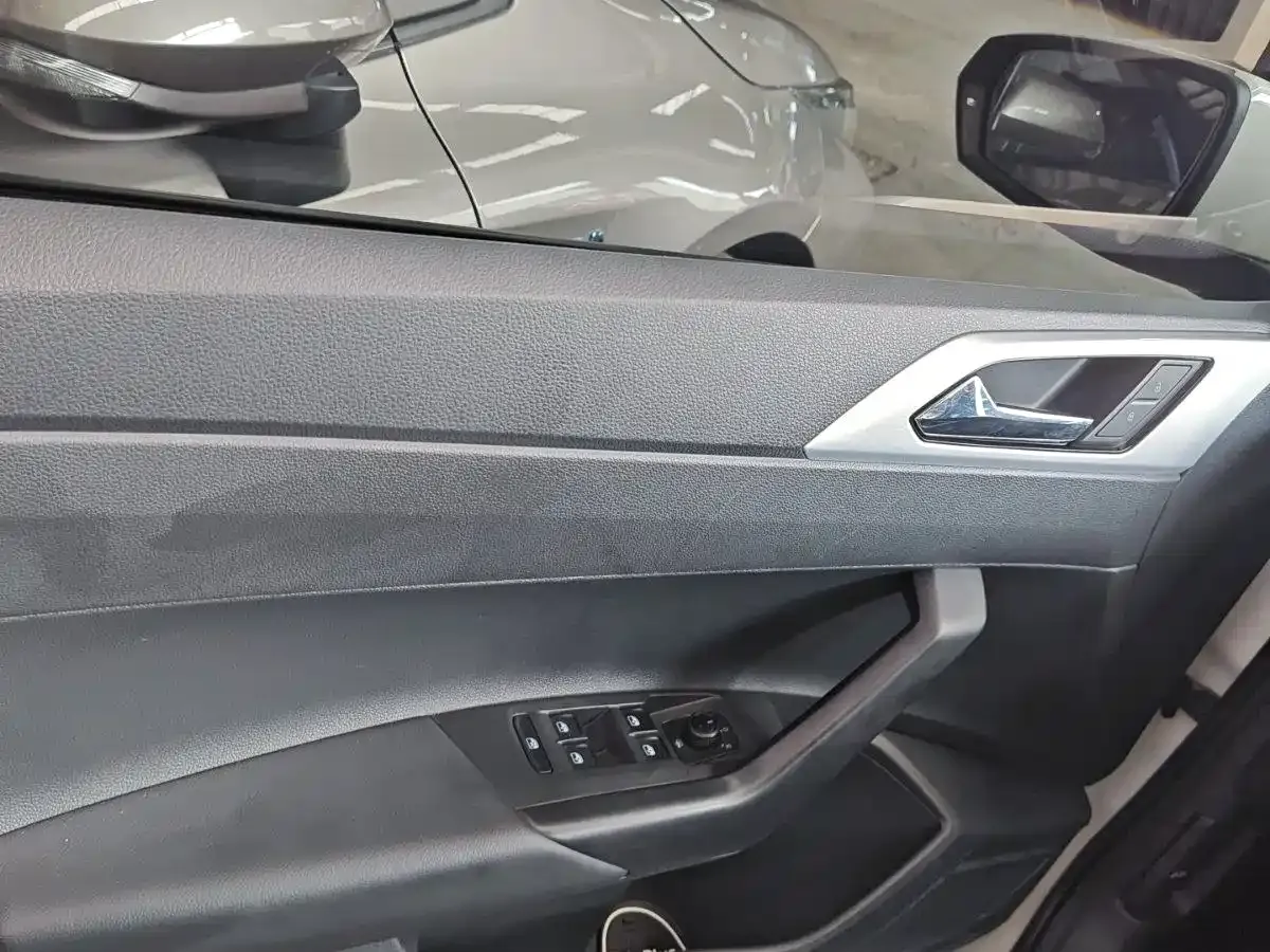 Volkswagen Polo Plus 1.5L Automatic Colorful Tech Edition 2021 — фото 13