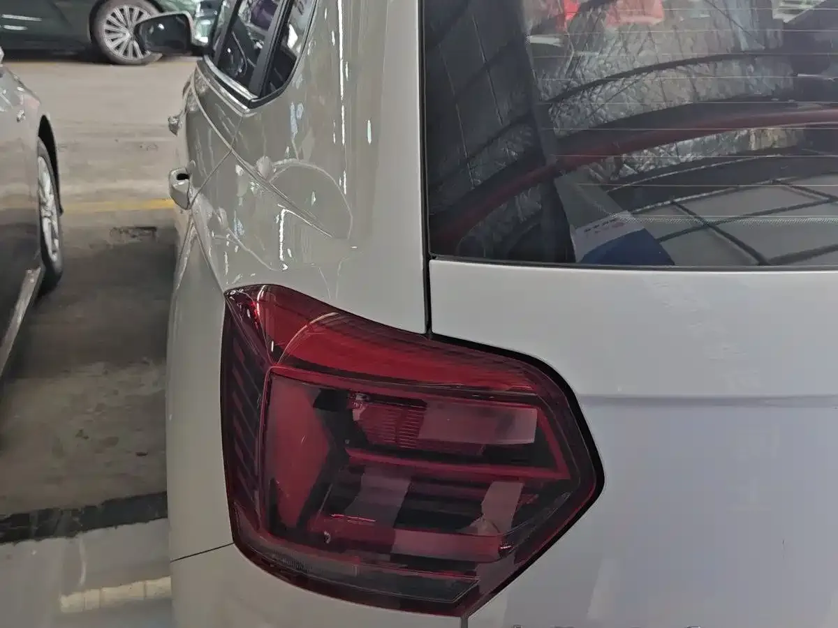 Volkswagen Polo Plus 1.5L Automatic Colorful Tech Edition 2021 — фото 14