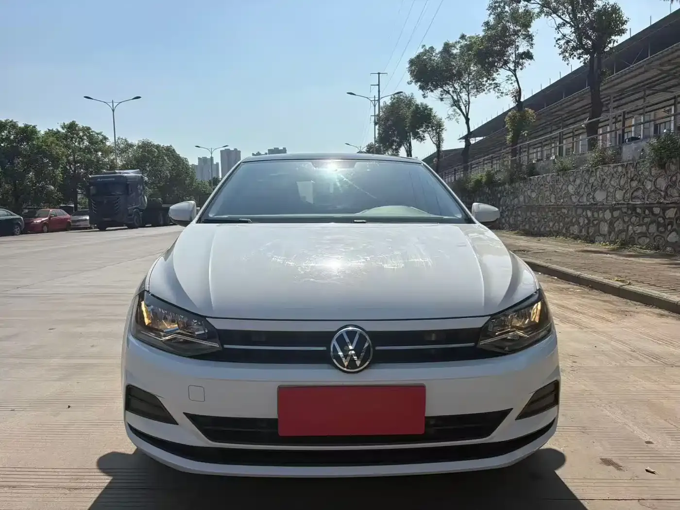 Volkswagen Polo Plus 1.5L Automatic Colorful Tech Edition 2021 — фото 2