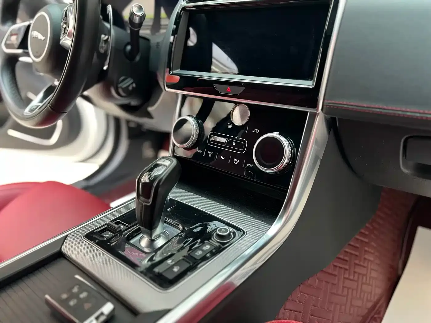 Jaguar XEL 2.0T 250PS R-DYNAMIC S Progressive Sport Edition 2022 — фото 21