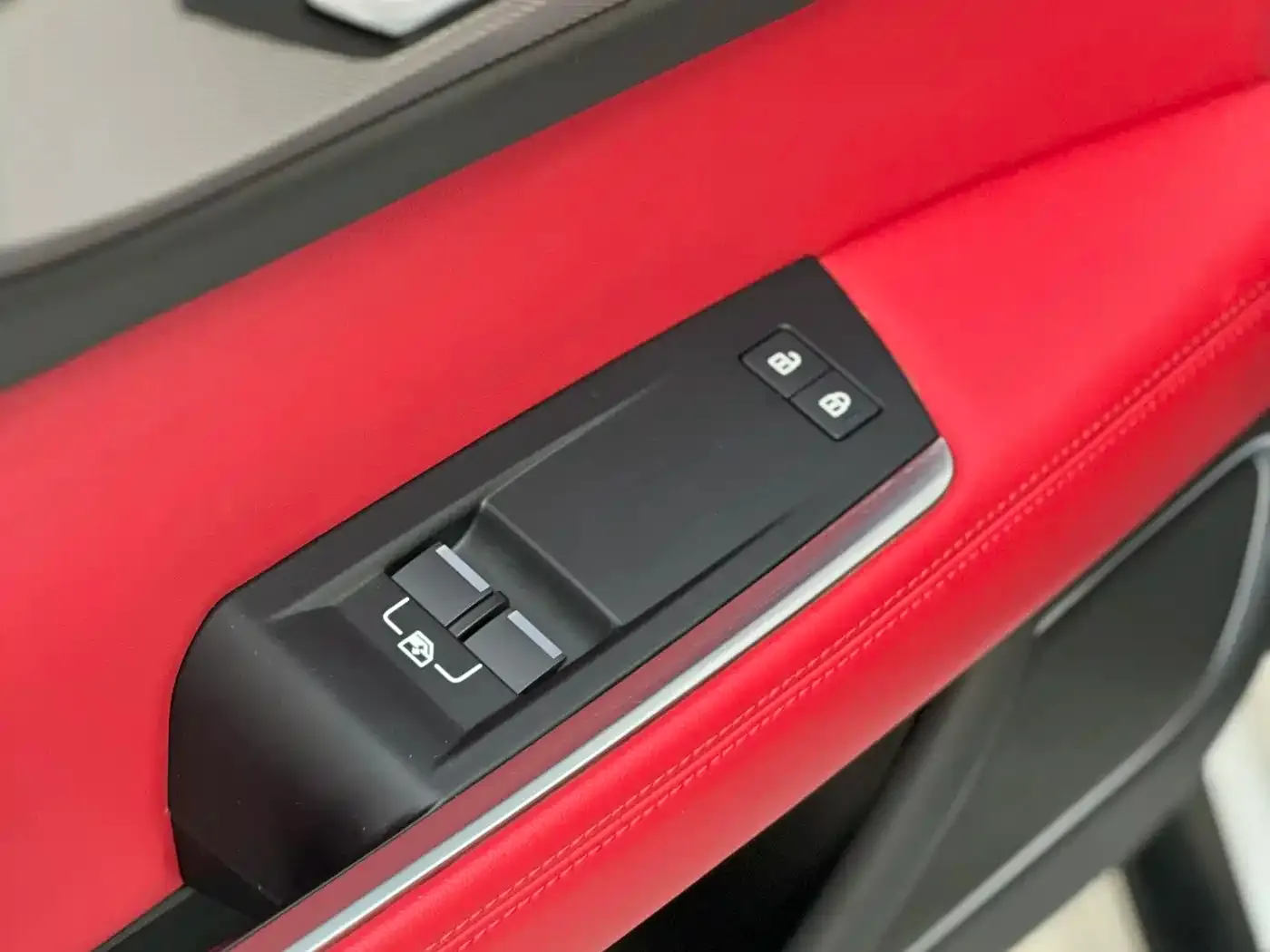 Jaguar XEL 2.0T 250PS R-DYNAMIC S Progressive Sport Edition 2022 — фото 14