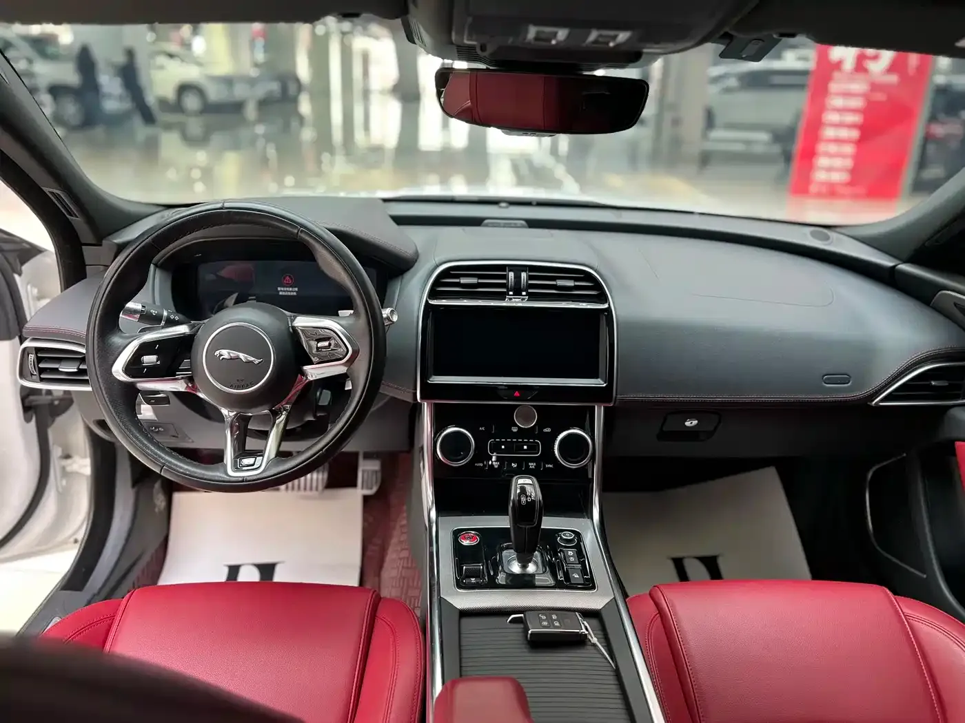 Jaguar XEL 2.0T 250PS R-DYNAMIC S Progressive Sport Edition 2022 — фото 10