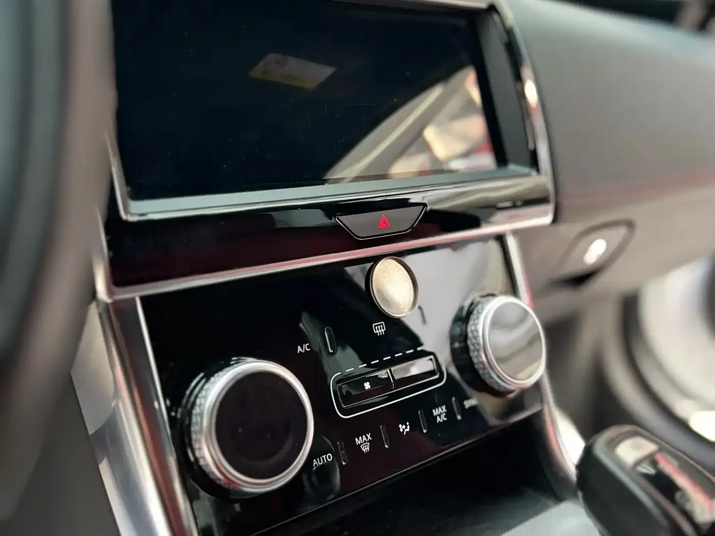 Jaguar XEL 2.0T 250PS R-DYNAMIC S Progressive Sport Edition 2022 — фото 17