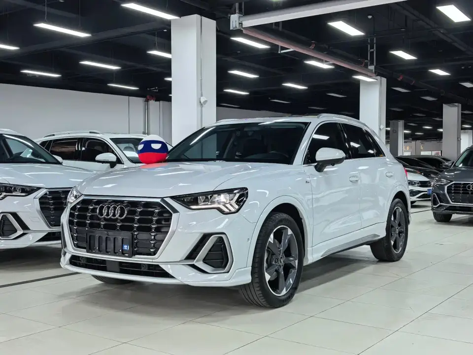Audi Q3 35 TFSI Fashion Dynamic (1.4T) 2023