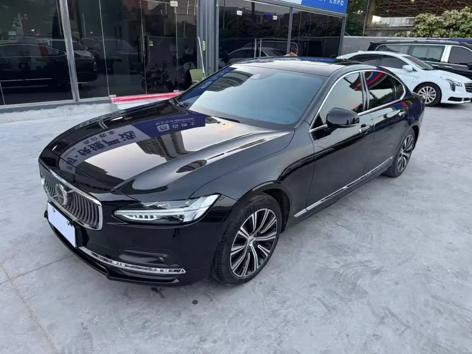 Volvo S90 Model B5 Momentum Luxury Edition 2020