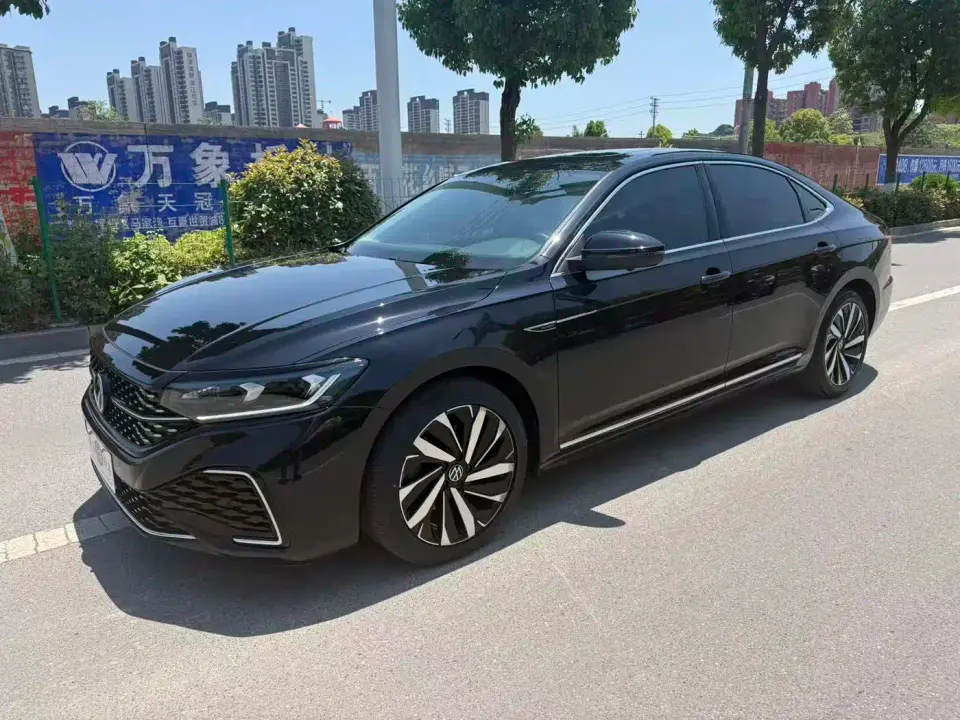 Volkswagen Passat 330TSI Starlight Elite Edition 2022