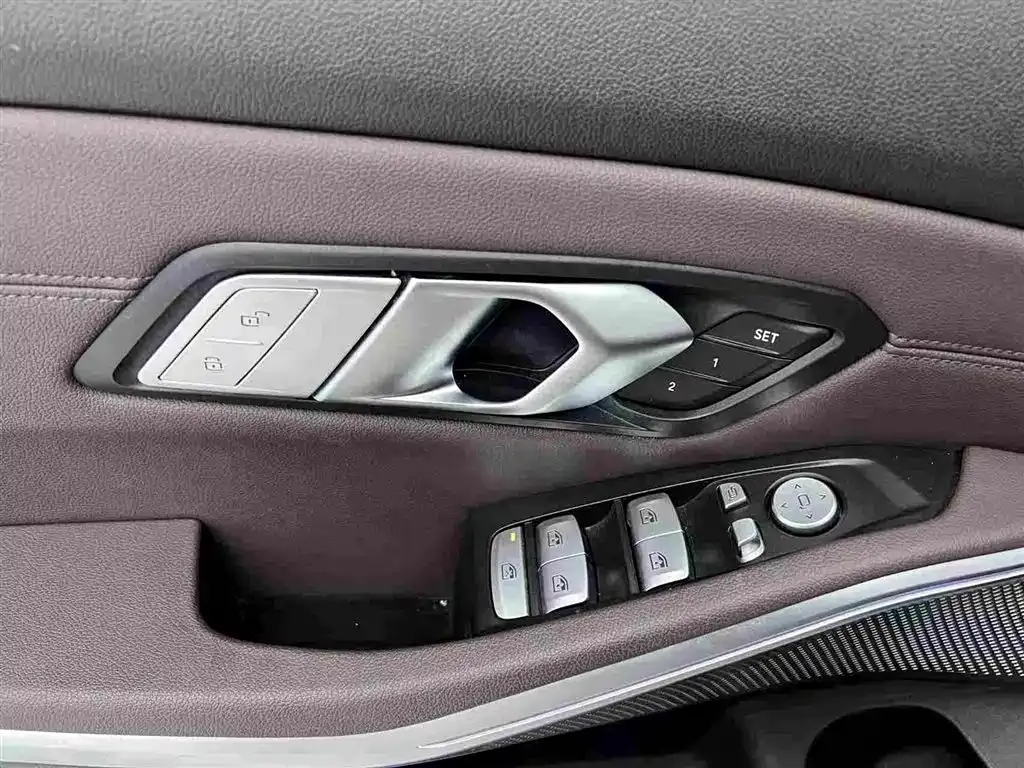 BMW 3 Series 325Li Launch Edition 2019 — фото 14