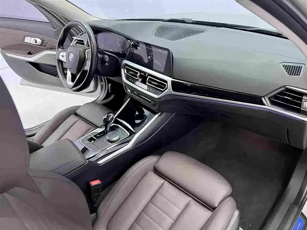 BMW 3 Series 325Li Launch Edition 2019 — фото 10