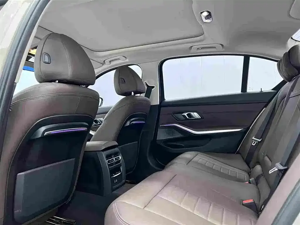 BMW 3 Series 325Li Launch Edition 2019 — фото 8