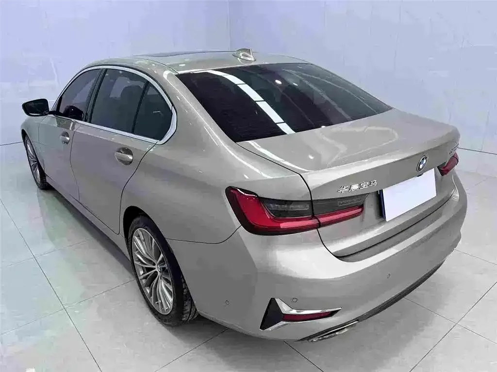 BMW 3 Series 325Li Launch Edition 2019 — фото 3