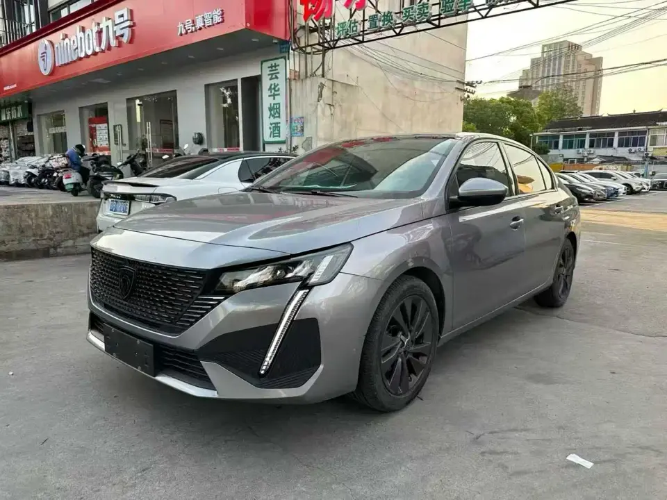 Peugeot 408 1.6T Light Chaser Edition 2023
