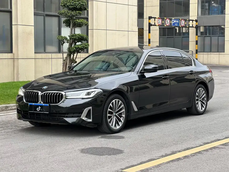BMW 5 Series 525Li Luxury Package 2021