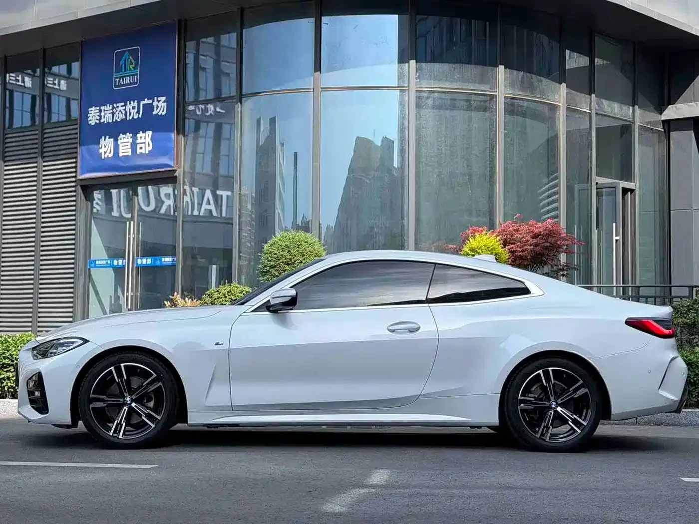 BMW 4 Series 425i M Sport Package 2023 — фото 2