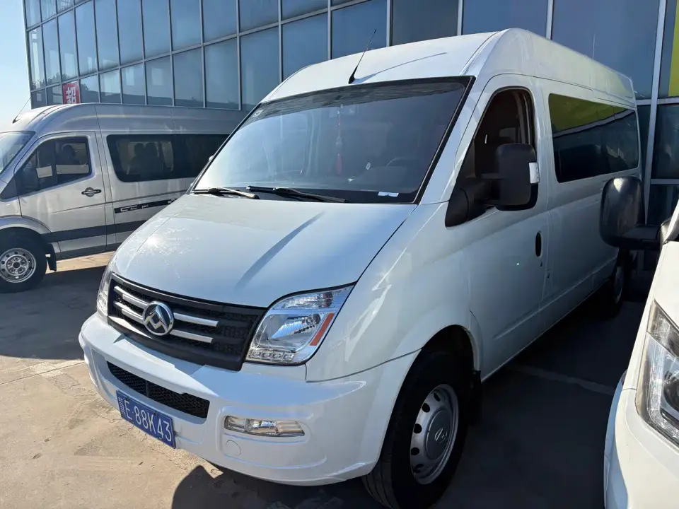 SAIC Maxus Xintu V80 2.0T Manual Classic Aoyun Long Wheelbase Medium Roof 6/7/8/9 Seats 2023