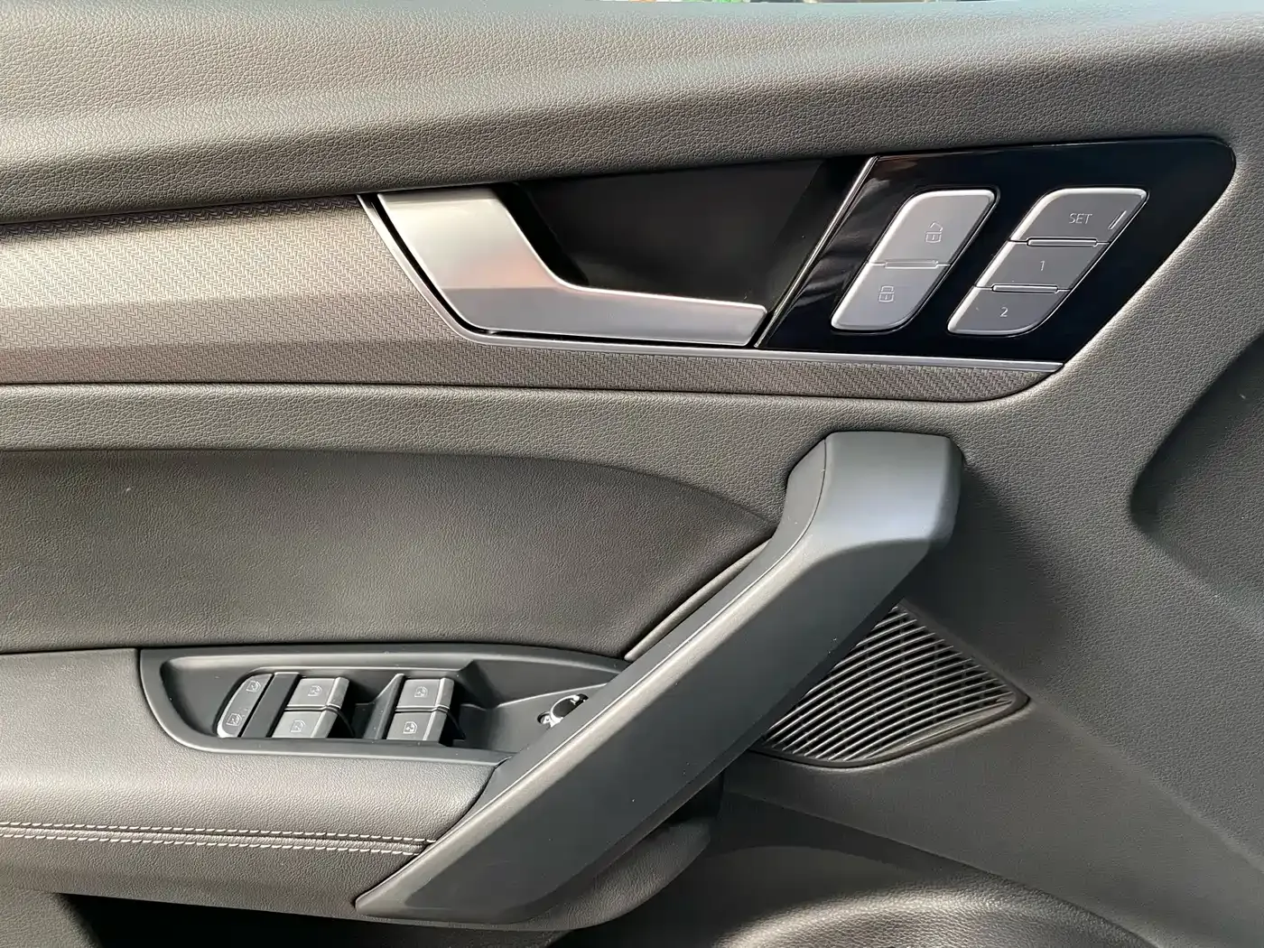 Audi Q5L Model 45 TFSI Luxury Dynamic 2024 — фото 14