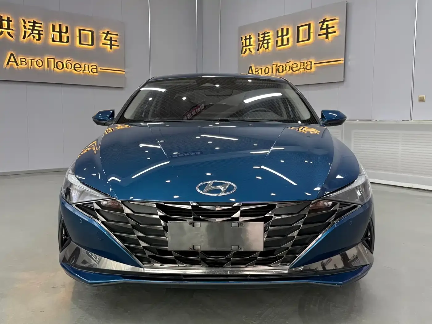 Hyundai Elantra 1.5L CVT LUX Premium Edition 2022 — фото 3