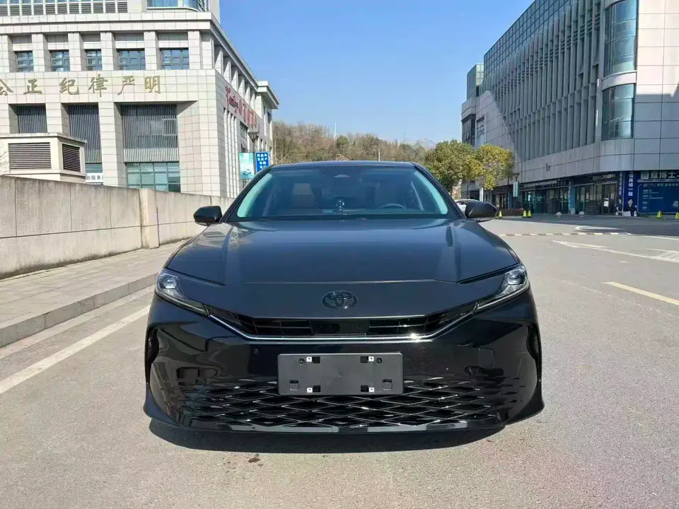 Toyota Camry Hybrid 2.0HGVP Luxury Edition 2024