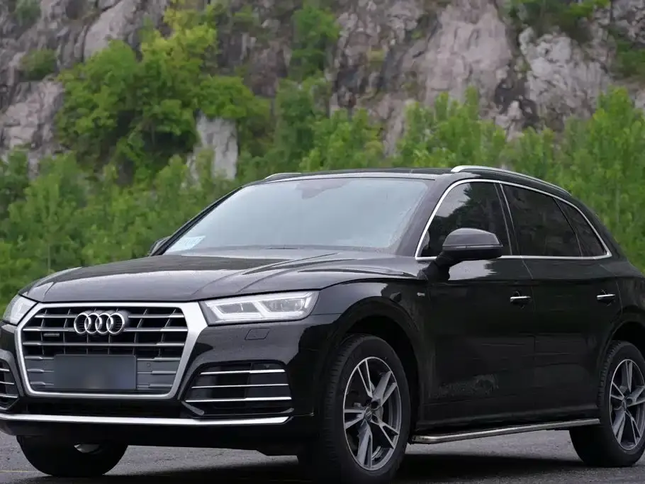 Audi Q5L Facelift 40 TFSI Honor Fashion 2021
