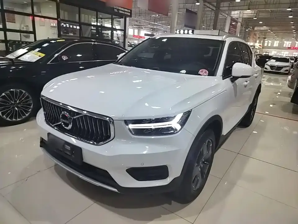 Volvo XC40 Model T4 AWD Smart Drive Fashion Edition 2022
