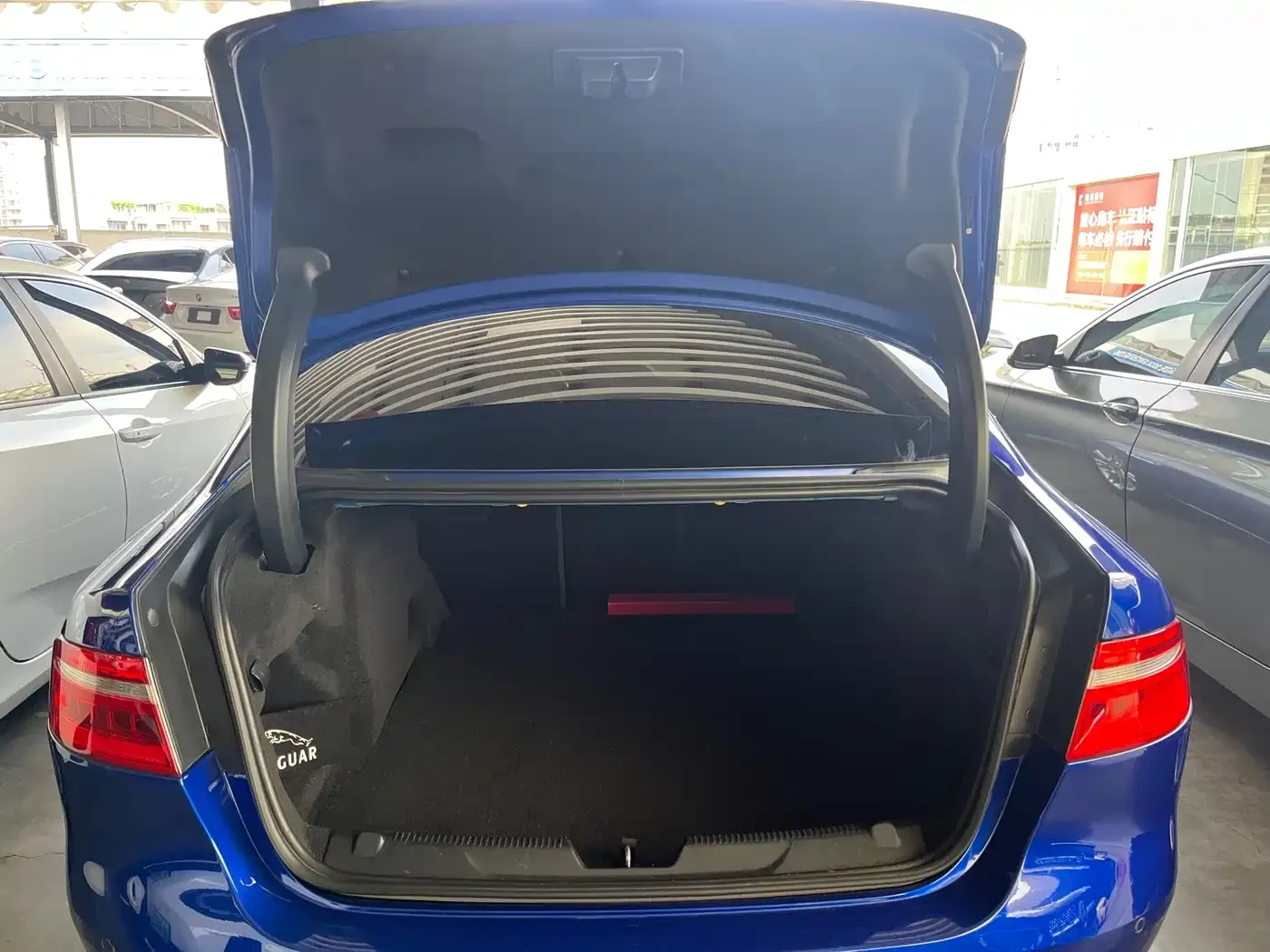 Jaguar XEL 2.0T 200PS Luxury 2019 — фото 14