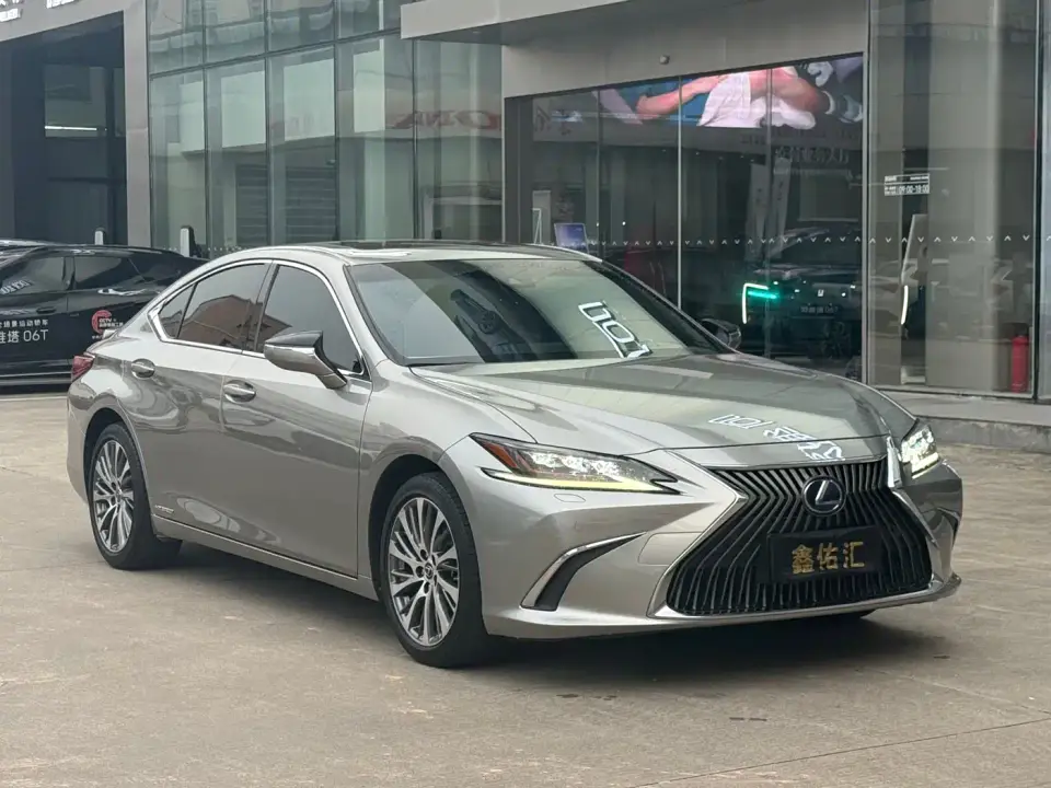 Lexus ES 300h Premium Edition China V 2019