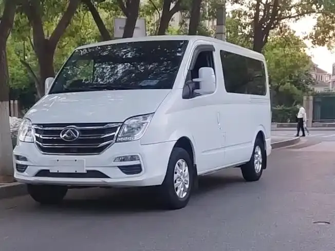 SAIC Maxus Xintu V80 2.0T AMT PLUS Urban Edition Short Wheelbase Ultra-low Roof 5/6-seater 2021