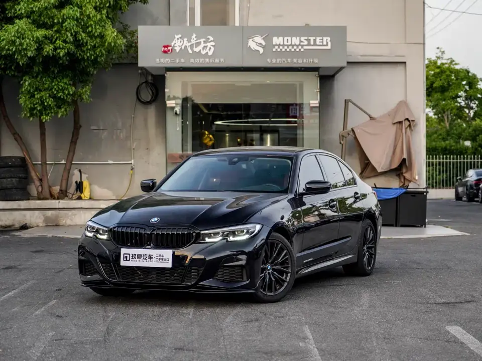 BMW 3 Series 330i M Sport Blackout Package 2021
