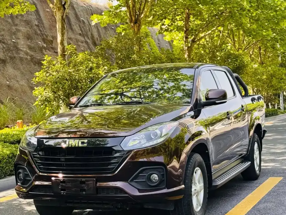 Jiangling Baodian Model 2.5T Diesel 2WD Premium Standard Wheelbase JX4D25A6L 2021