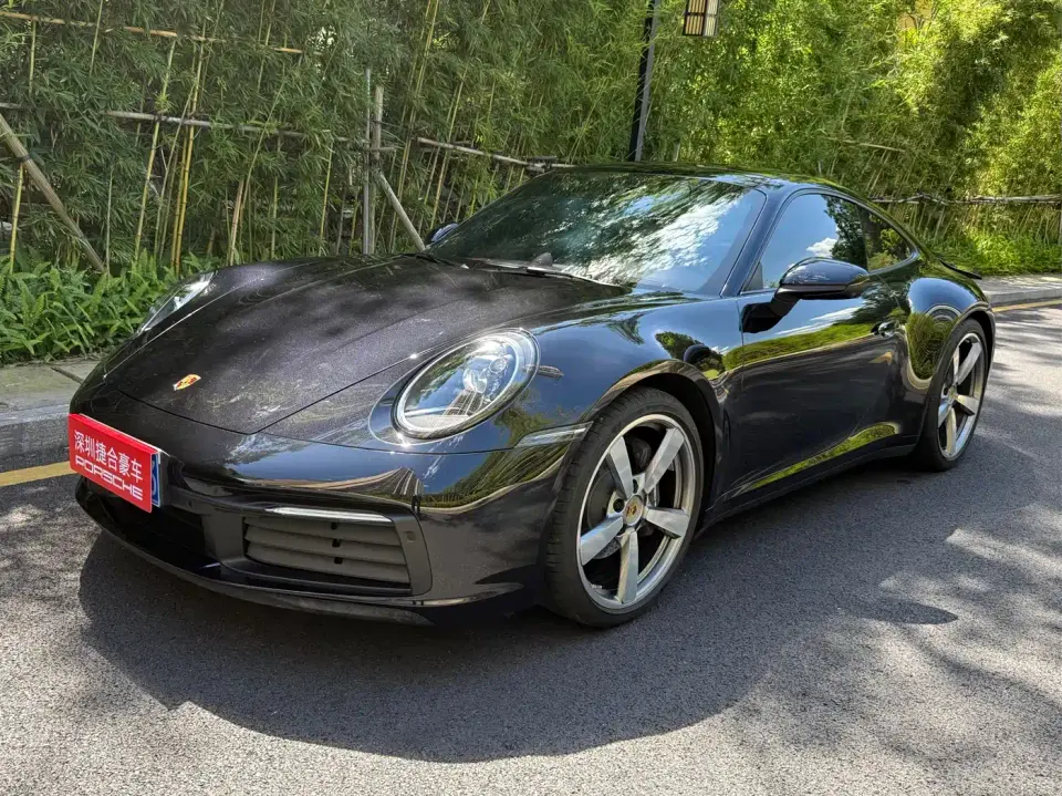 Porsche 911 Carrera 3.0T 2024