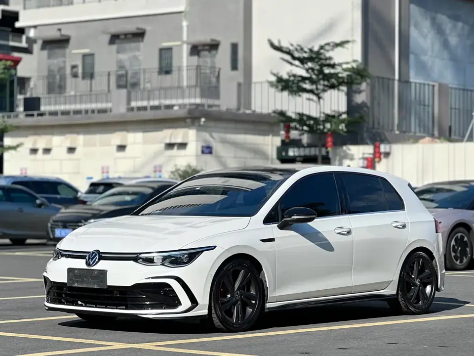 Volkswagen Golf Model 280TSI DSG R-Line 2023