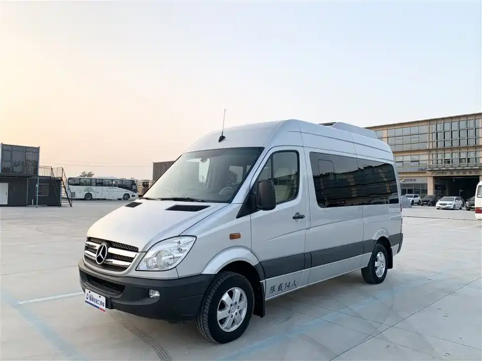 Mercedes-Benz Sprinter 2.1T Premium Tour Medium Wheelbase Version 2020