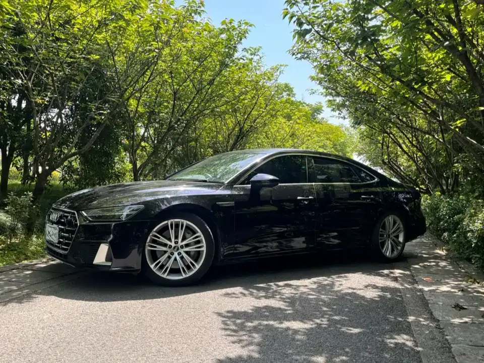 Audi A7L 55 TFSI quattro S-line Aspiration Edition Gloss Black Package 2023