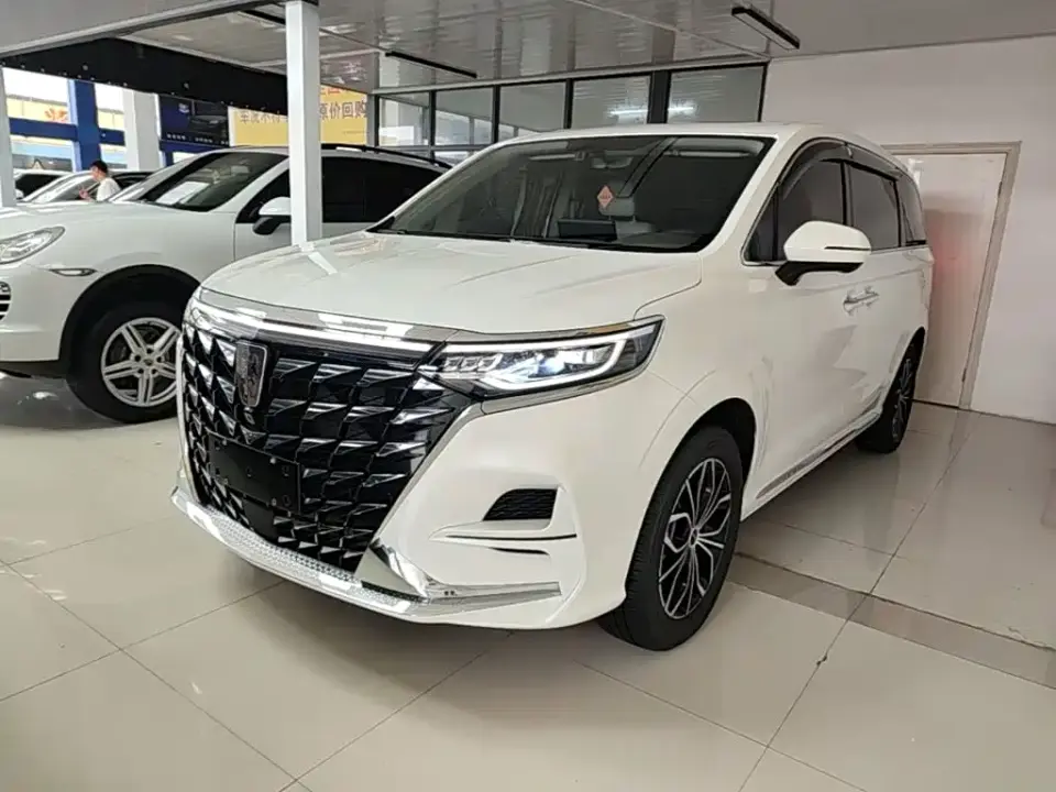 Roewe iMAX8 EV Model 1.5T DMH Land Premium Edition 2025