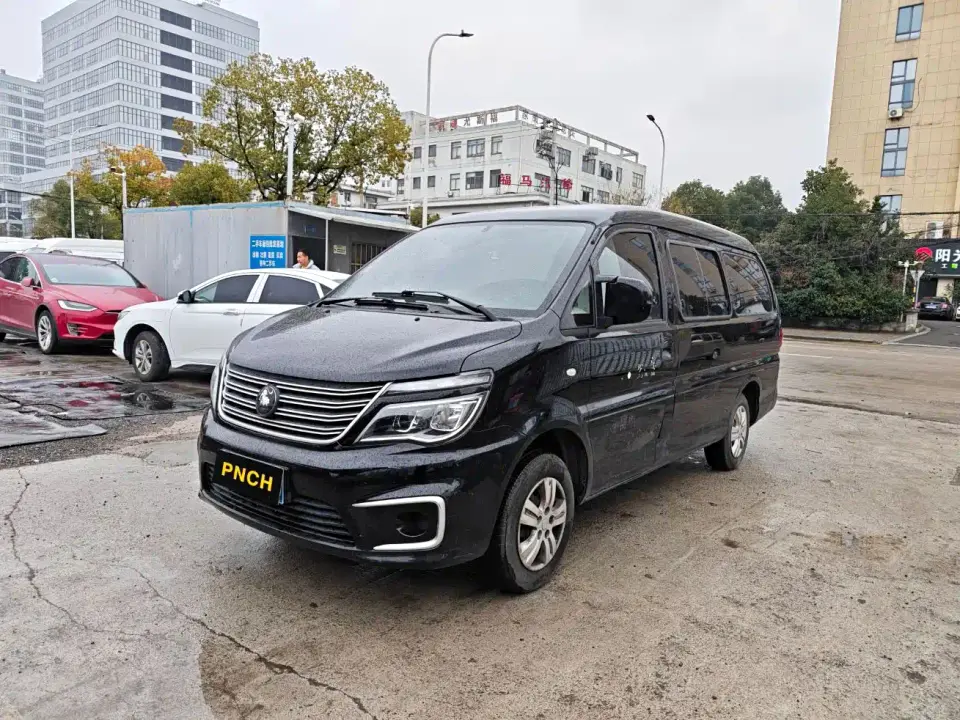 Dongfeng Fengxing Lingzhi M5 1.6L Utility 7-seater 2022