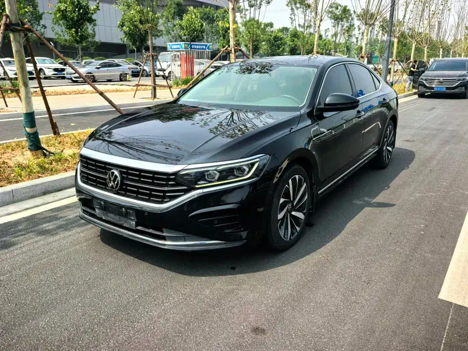 Volkswagen Passat 330TSI Luxury Edition 2021