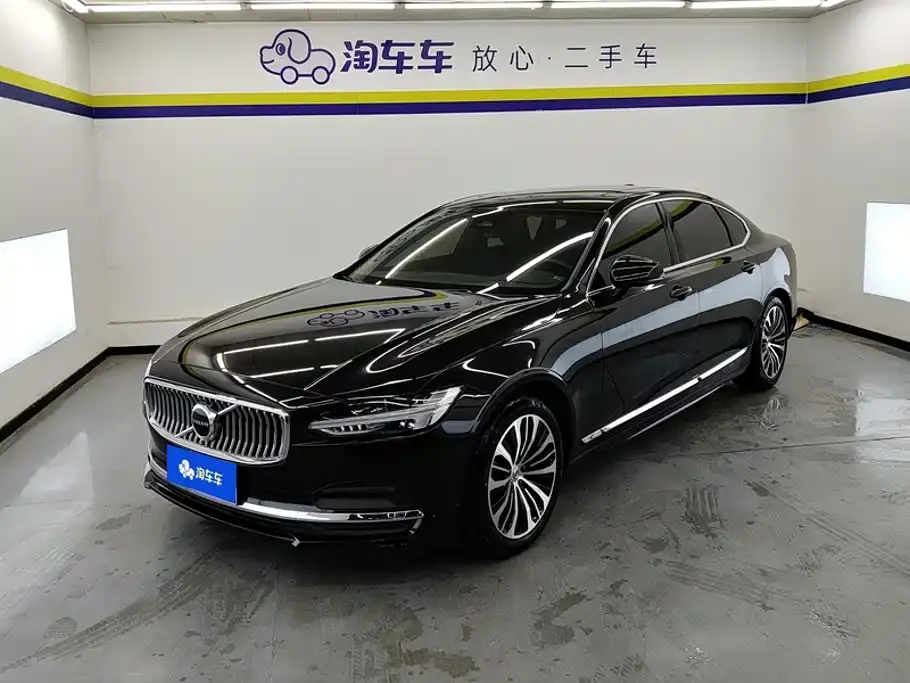 Volvo S90 B5 Momentum Luxury Edition 2023