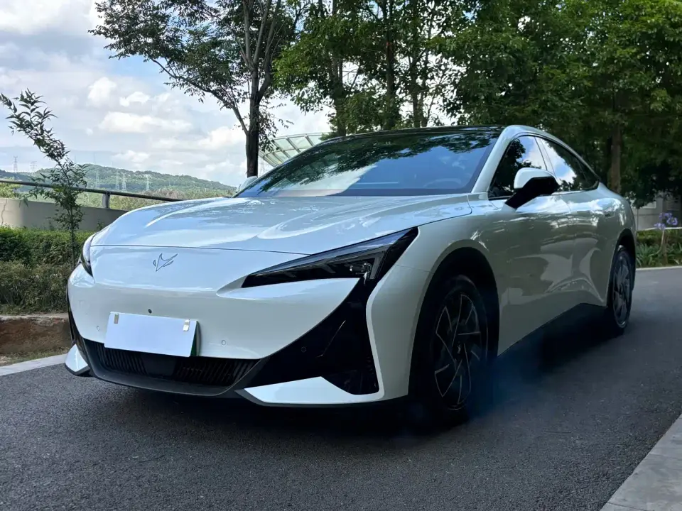 Arcfox Alpha S5 Model 560PRO 185kW 2025