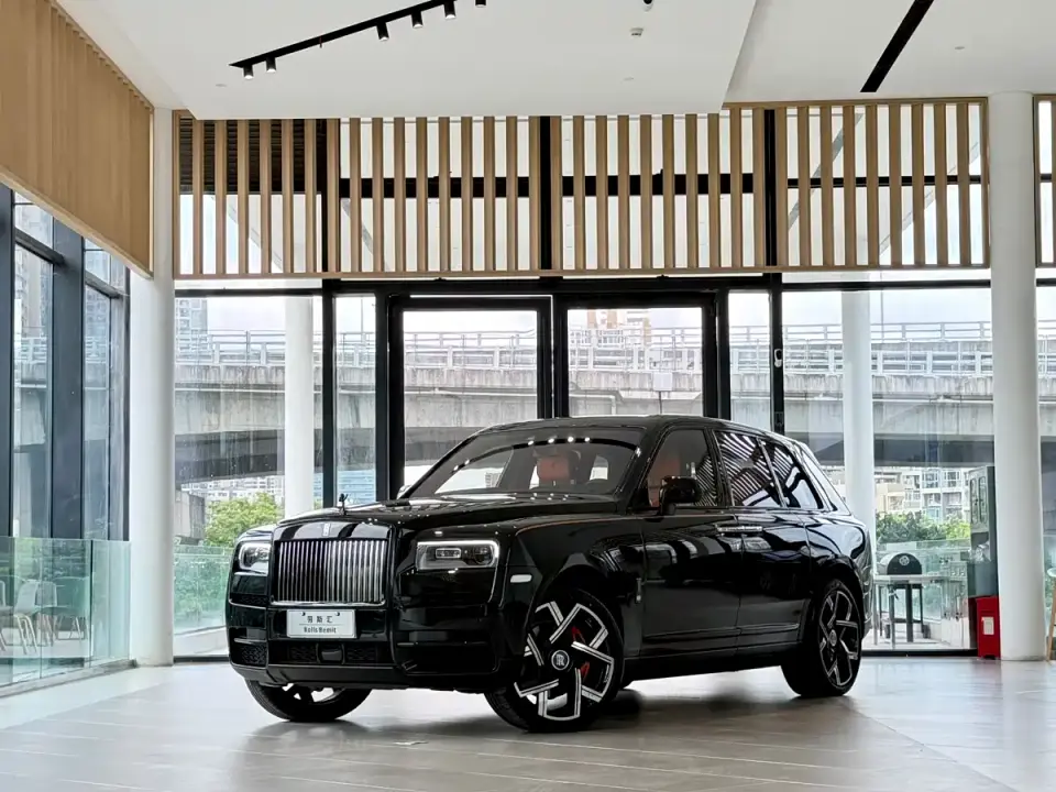 Rolls-Royce Cullinan Black Badge 2023