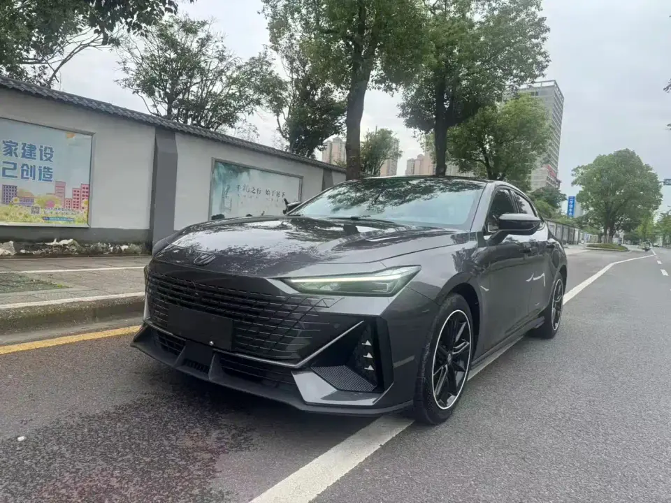 Changan UNI-V 1.5T Luxury Edition 2024