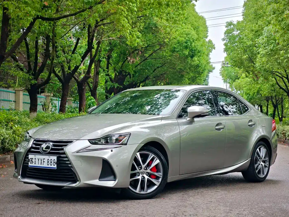 Lexus IS 300 Leading Edition 2019