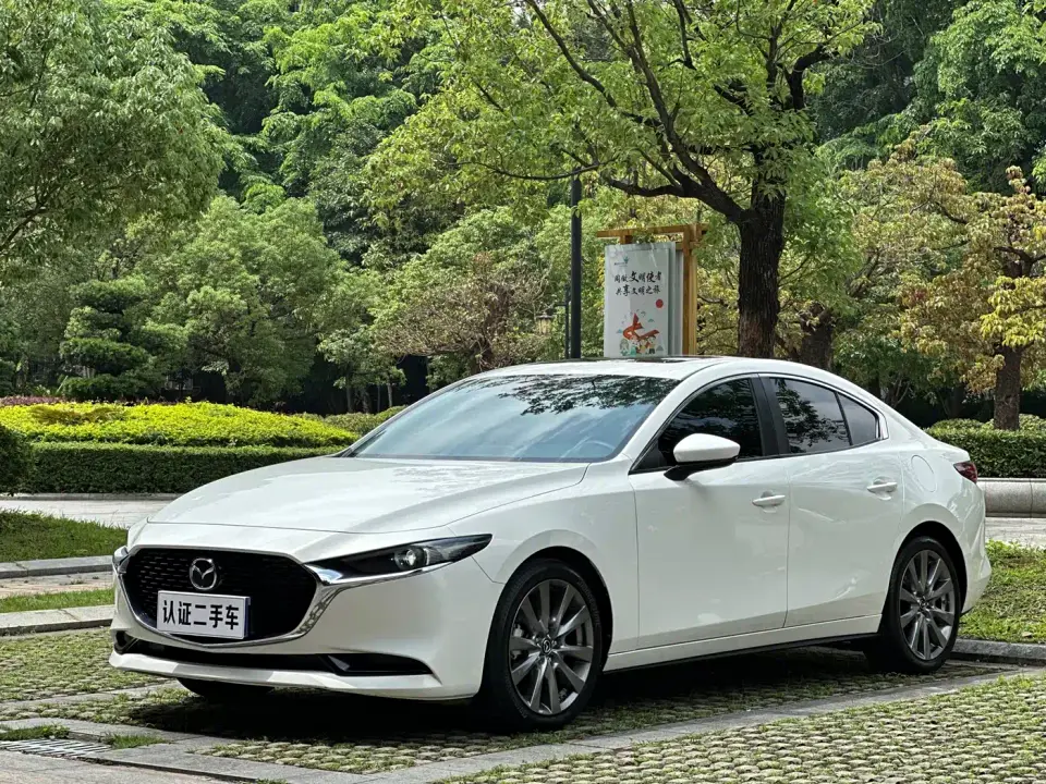 Mazda Mazda3 Axela 2.0L Automatic Premium Edition 2022