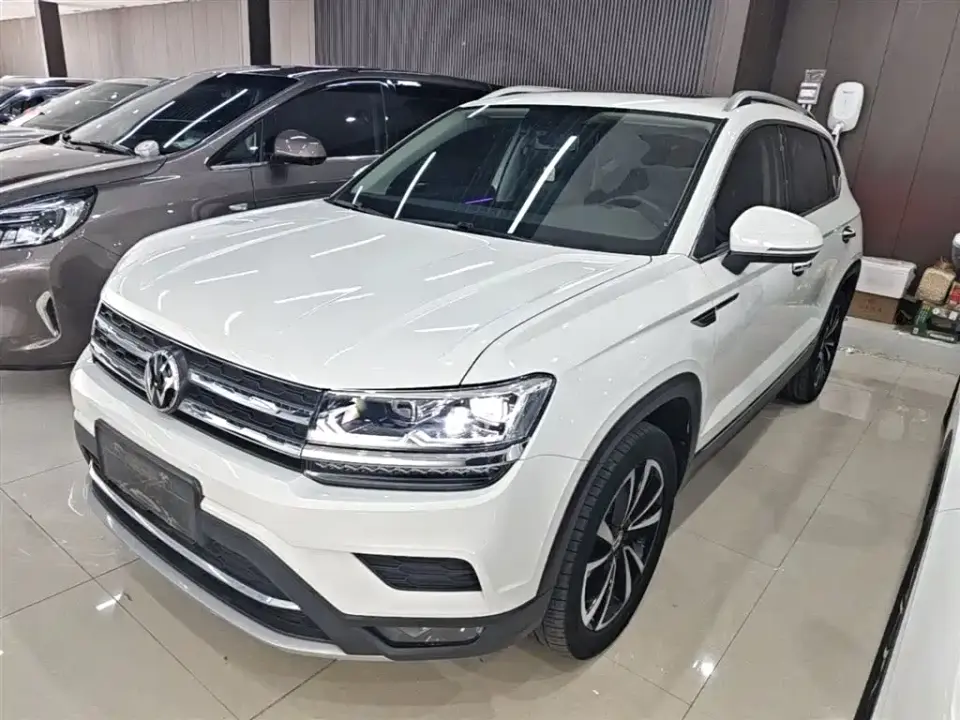 Volkswagen Tharu 330TSI 4WD Luxury Plus 2022