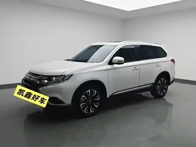 Mitsubishi Outlander 2.0L 2WD Premium 5-seater 2021