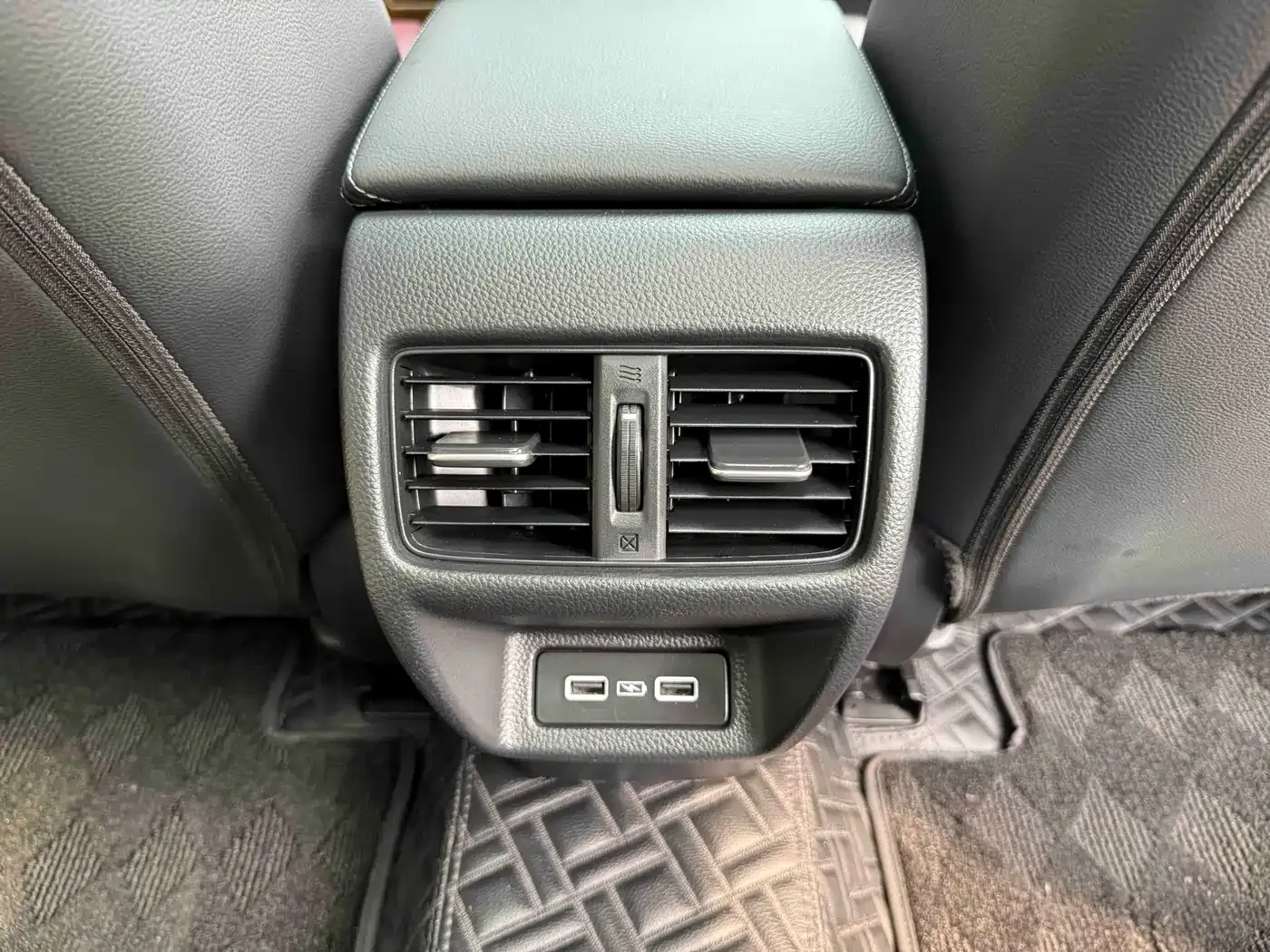 Honda Integra 240TURBO CVT Premium Edition 2022 — фото 11