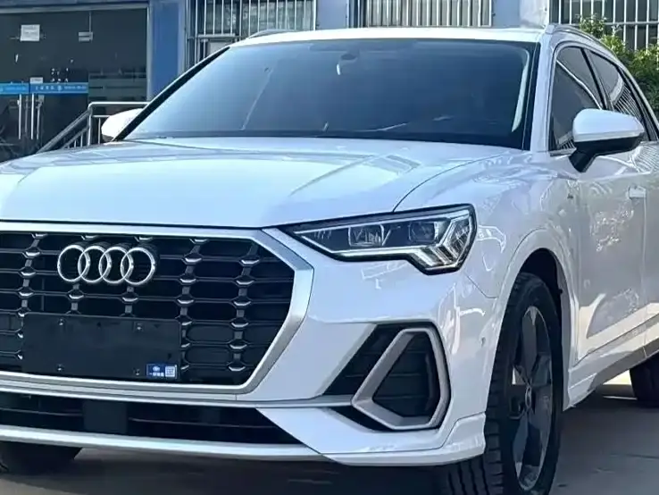 Audi Q3 35 TFSI Fashion Dynamic (1.4T) 2022