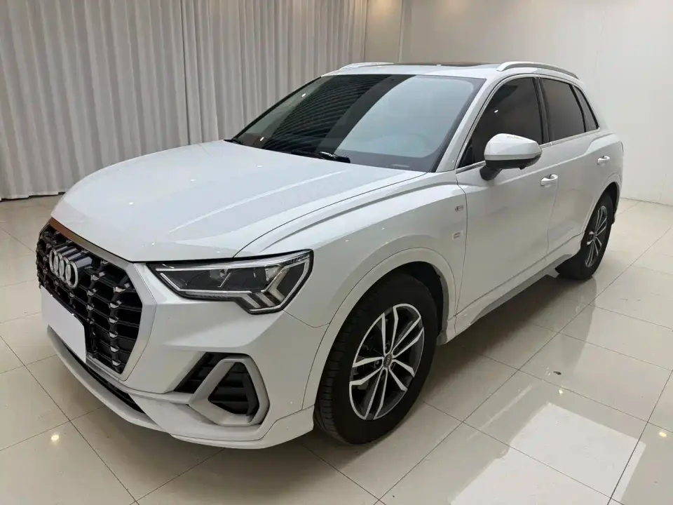 Audi Q3 35 TFSI Fashion Dynamic (1.4T) 2023