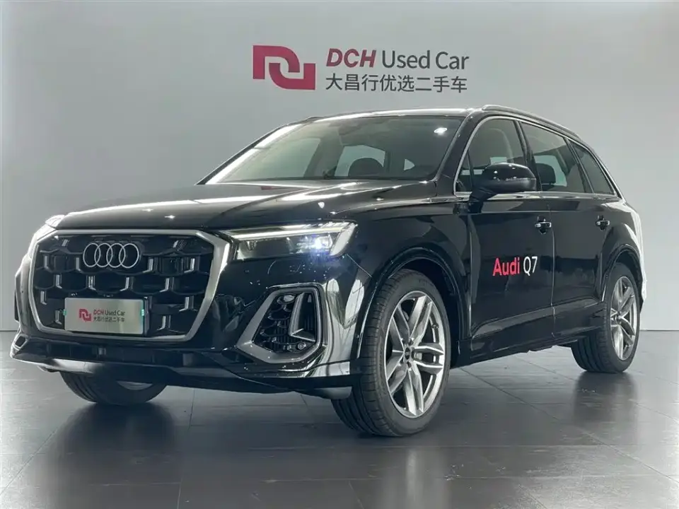 Audi Q7 55 TFSI quattro S line Sport 2025