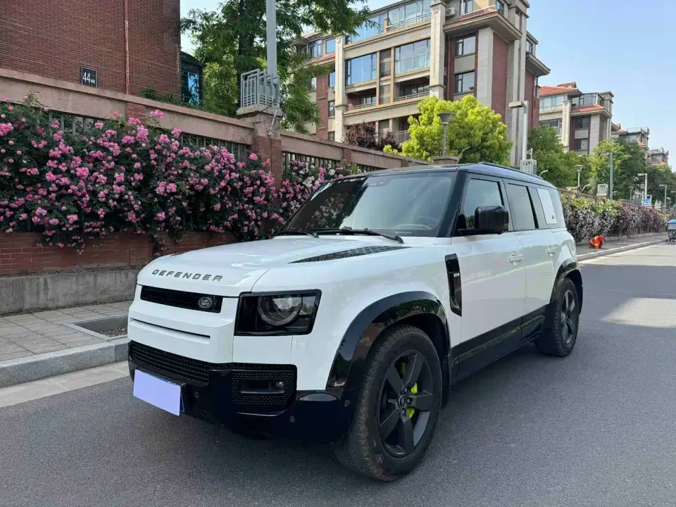 Land Rover Defender Model 110 3.0T P400 X-DYNAMIC HSE 2024