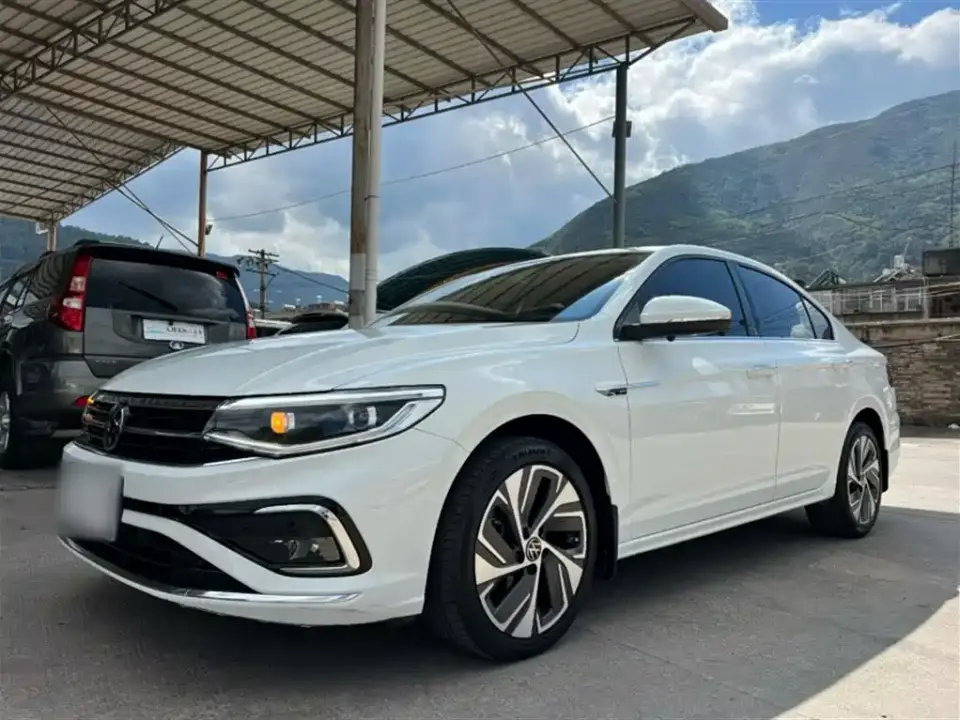 Volkswagen Bora 300TSI DSG Premium Edition 2023